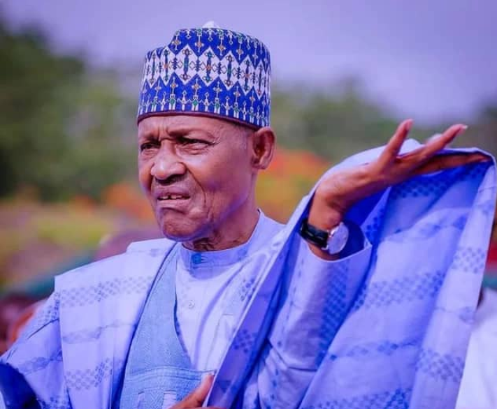 Iyalan tsohon shugaban kasa Muhammadu Buhari ne suka sanar da rasuwarsa.