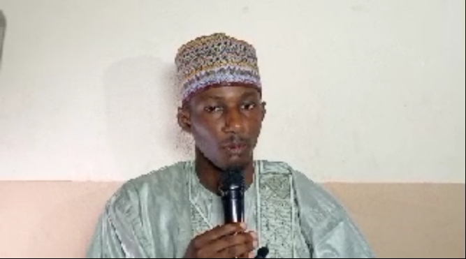 Yi la’akari da Hausa don harshen ƙasa, wanda ya kafa bikin ranar Hausa ya gaya wa fg