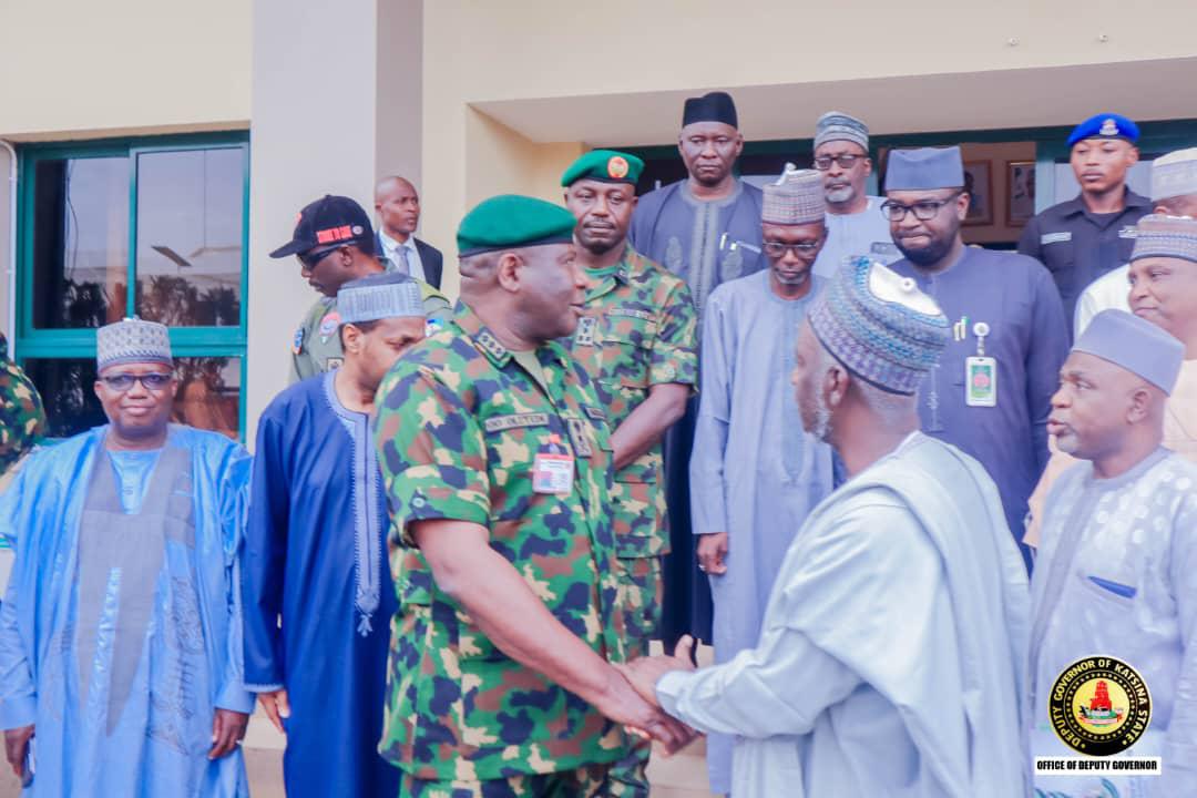 Mukaddashin Gwamna Jobe, Babban Hafsan Sojoji Haɗa Kan ‘Yan Bindiga A Katsina