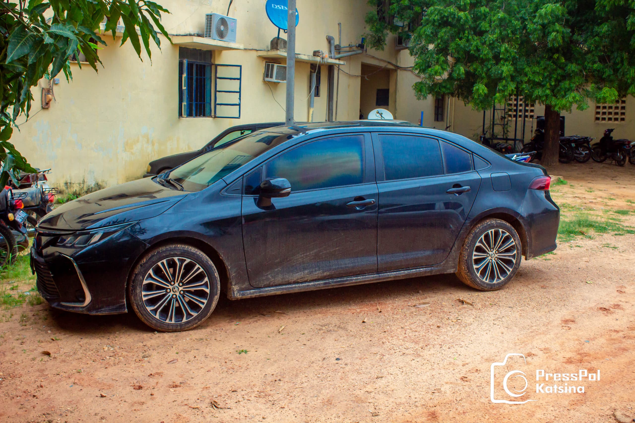 Yadda jami’an ‘yan sanda suka kwato mota kirar Toyota, da wasu kayayyaki masu daraja da aka sace daga Abuja a Katsina….An kama wanda ake zargin