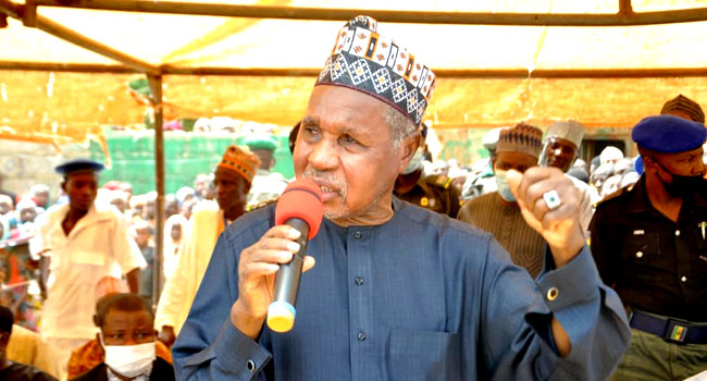 Gidauniyar Masari ta ba wa masu kasuwanci a kananan hukumomin Malumfashi da Kafur tallafi