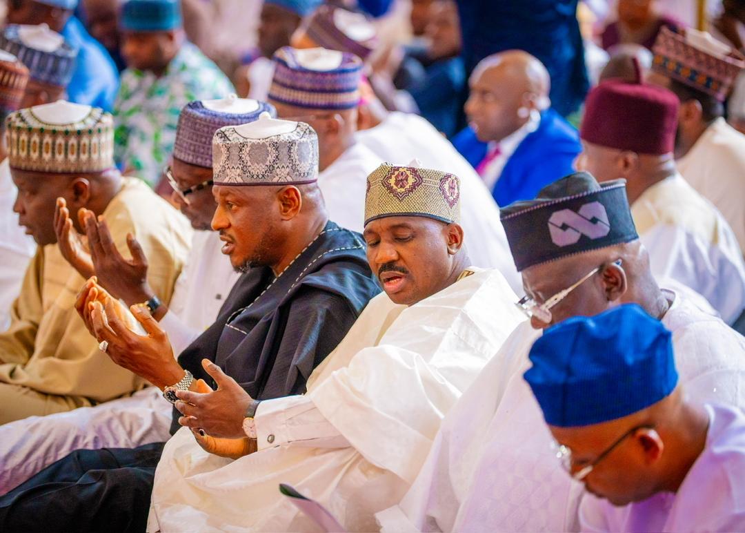 Labaran Hotuna: Gwamna Radda Ya Bi Sahun Sallar Bikin Cika Shekaru 74 na Musamman na Tinubu a Abuja