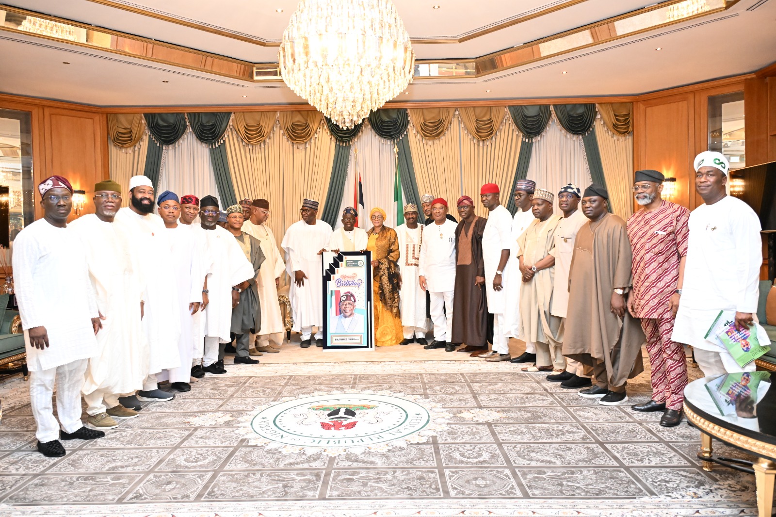 Labaran Hoto: Gwamnan Jihar Katsina ya haɗu da sauran gwamnonin jihohi a Fadar Shugaban Ƙasa da ke Abuja don bikin cika shekaru 74 da haihuwar Shugaban Ƙasa