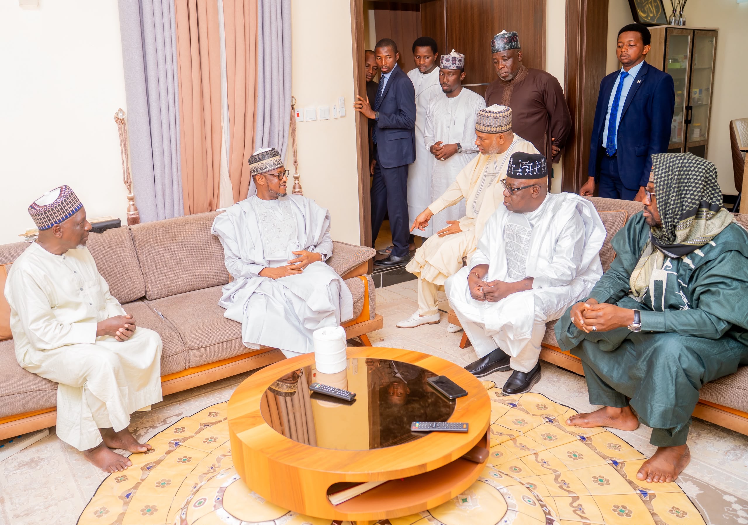 Labaran Hotuna: Gwamna Radda Ya Yi Ta’aziyya Ga Mahaifin Tsohon Mataimakin Shugaban Kasa Buhari, Sabi’u Tunde