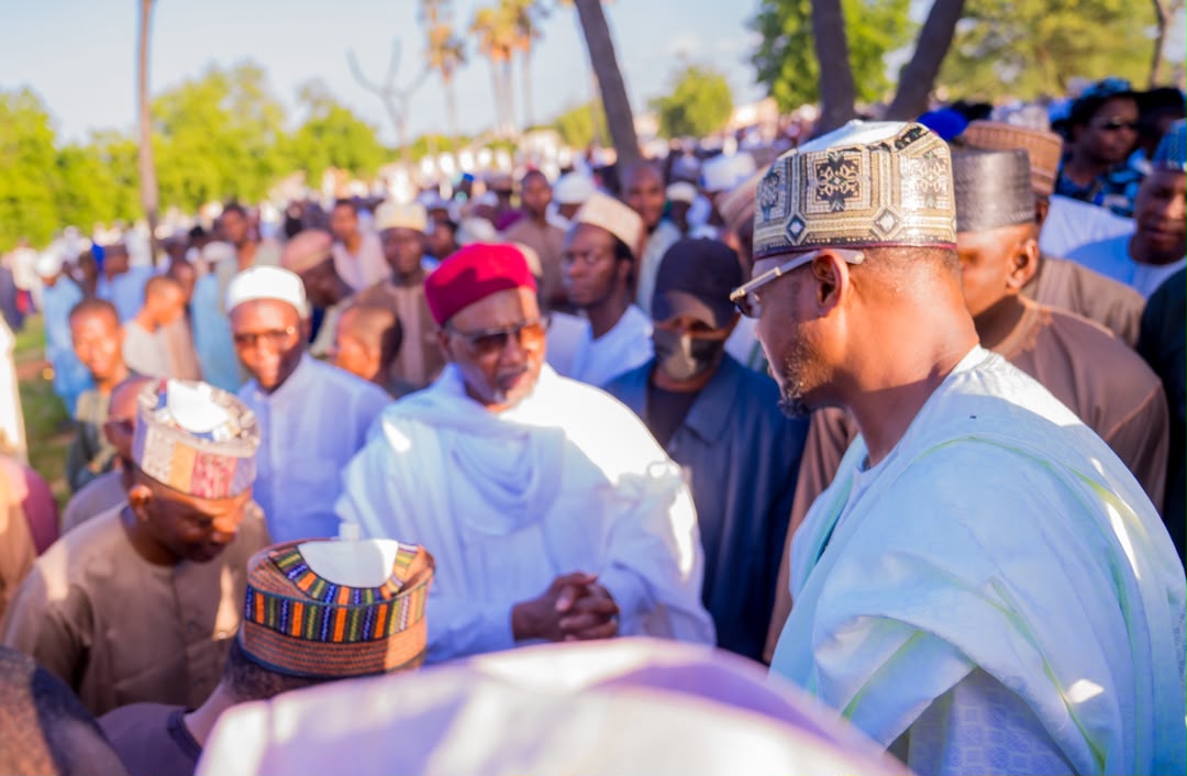 Rahoton Hoto: Gwamna Radda Ya Halarci Sallar Jana’izar Alhaji Ali KD Kofar Durbi