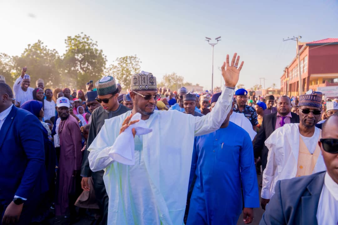 Labarin Hoto: Gwamna Radda Ya Halarci Jerin Gwano na Maulidi a Katsina
