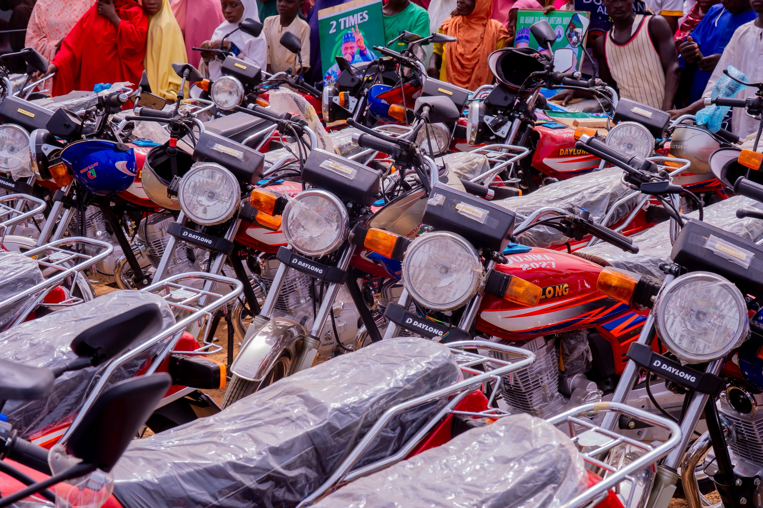 Gwamna Radda Ya Raba Babura 100, Ya Kaddamar da Cibiyar Koyon Sana’a, Ofishin Hisbah, da Motocin Sufuri a Matazu
